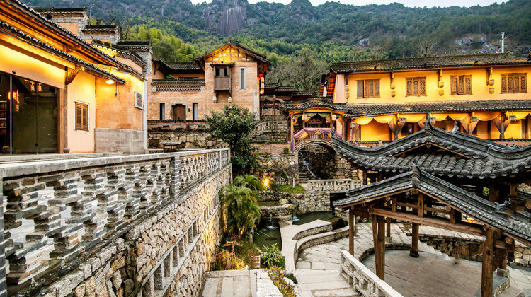 Jiangxi Wangxian Valley + Wuyuan Huangling + Jingdezhen + Sanqingshan 5-Day 4-Night Trip (1)