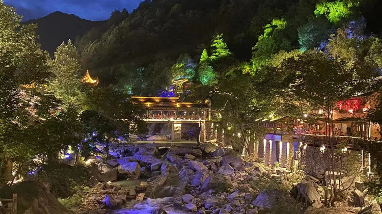 Jiangxi Wangxian Valley + Wuyuan Huangling + Jingdezhen + Sanqingshan 5-Day 4-Night Trip (2)