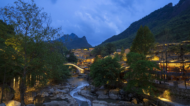 Jiangxi Wangxian Valley + Wuyuan Huangling + Jingdezhen + Sanqingshan 5-Day 4-Night Trip (6)